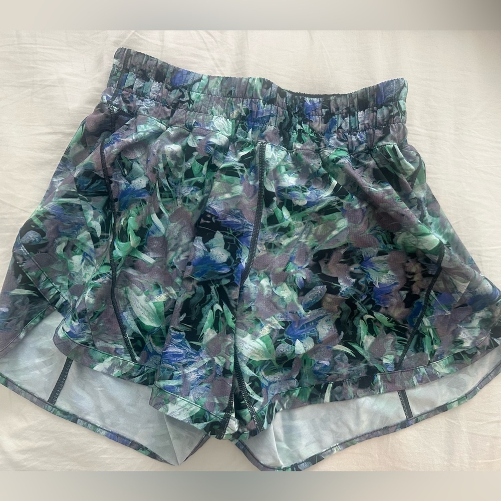 Lululemon Track That Shorts Sz 4